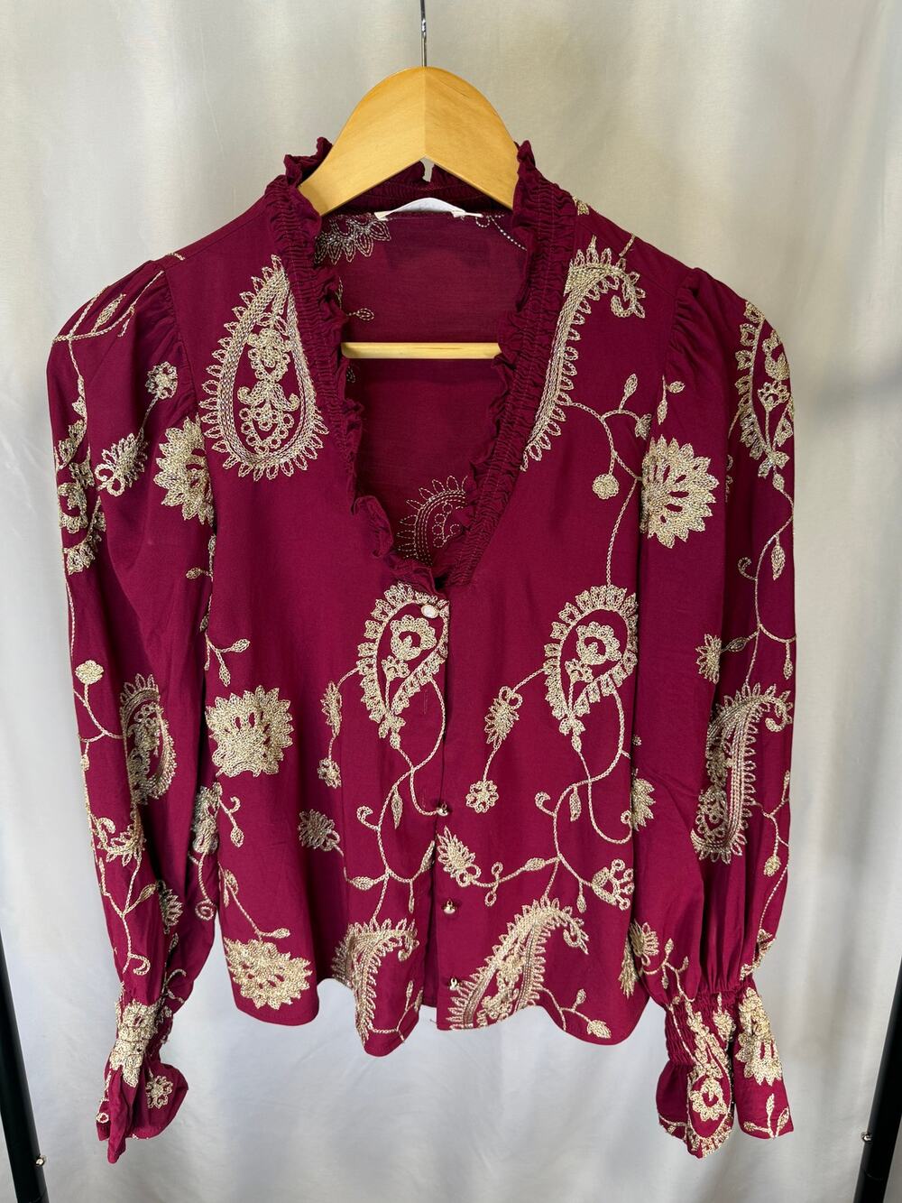 Taelynn Women’s Small Burgundy Gold Embroidered Paisley Ruffle Blouse Rayon